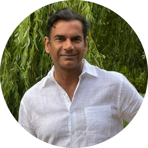 Dr. Ash Kapoor Bio